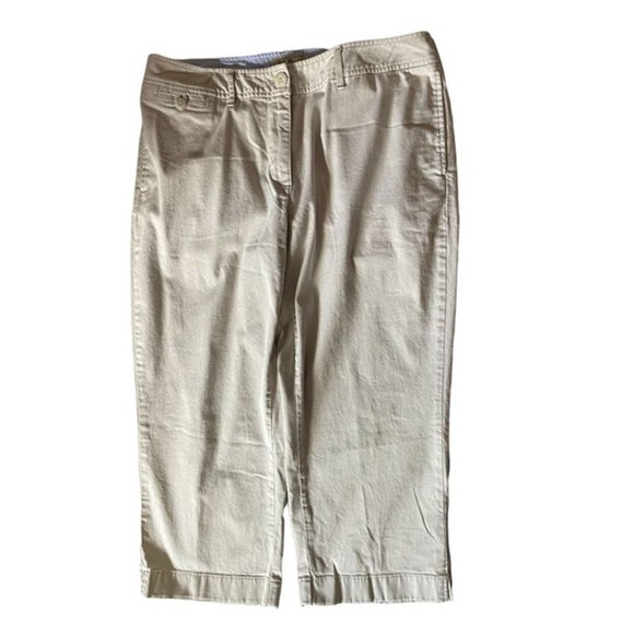 𝅺L.L. Bean Khaki Crop Pants Size 14 - Picture 3 of 9